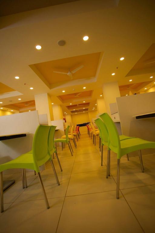 Ganpat Grand Hotel Palni Bagian luar foto