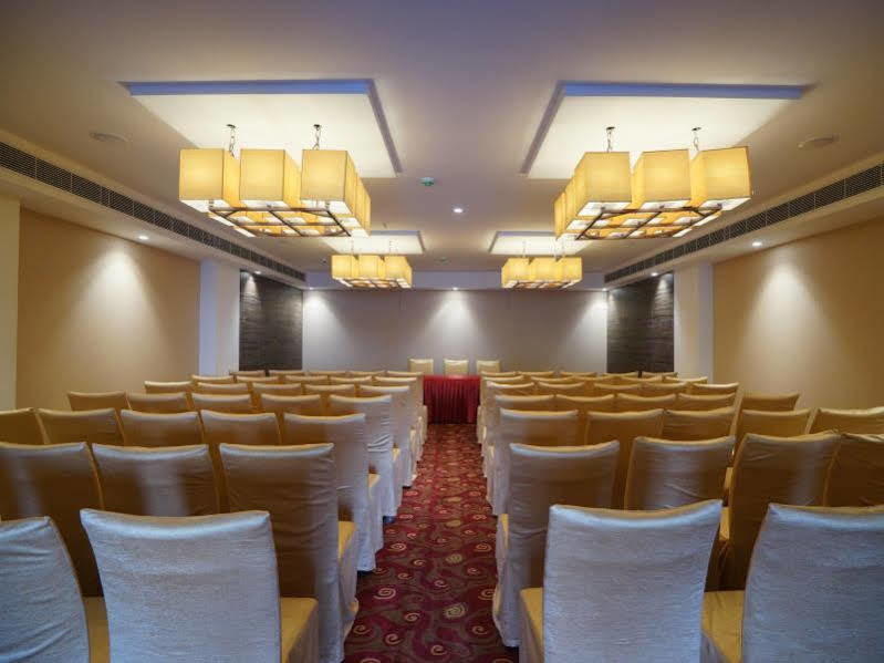 Ganpat Grand Hotel Palni Bagian luar foto