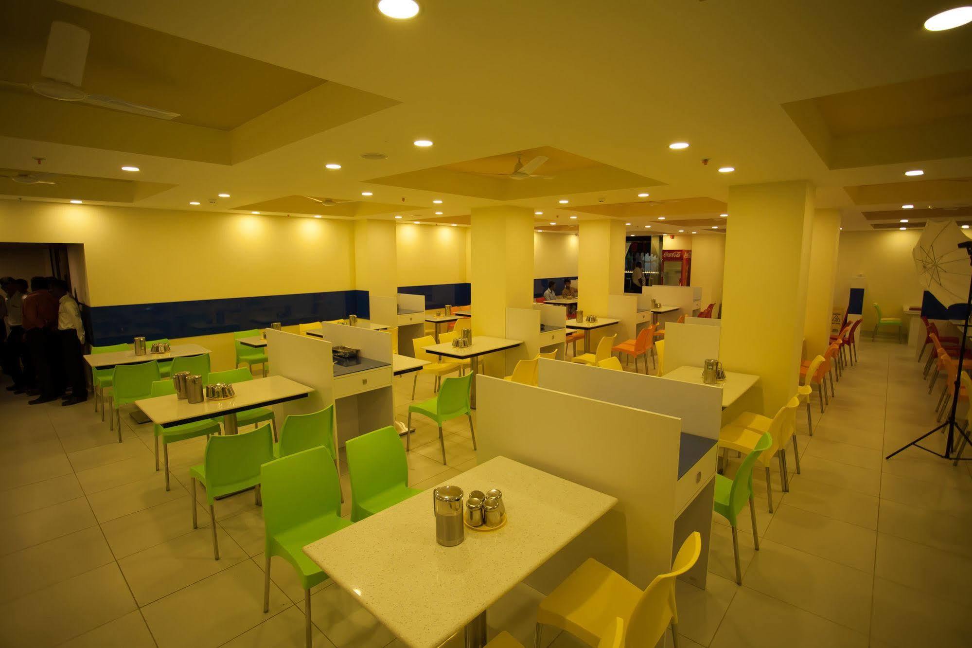 Ganpat Grand Hotel Palni Bagian luar foto